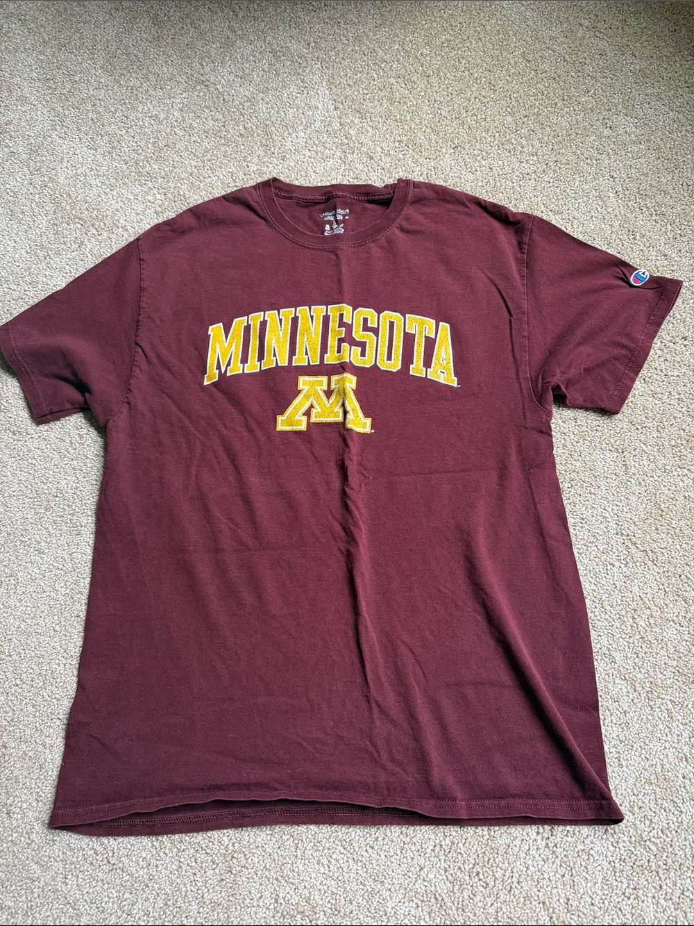 Maroon University of Minnesota Tshirt Size Large